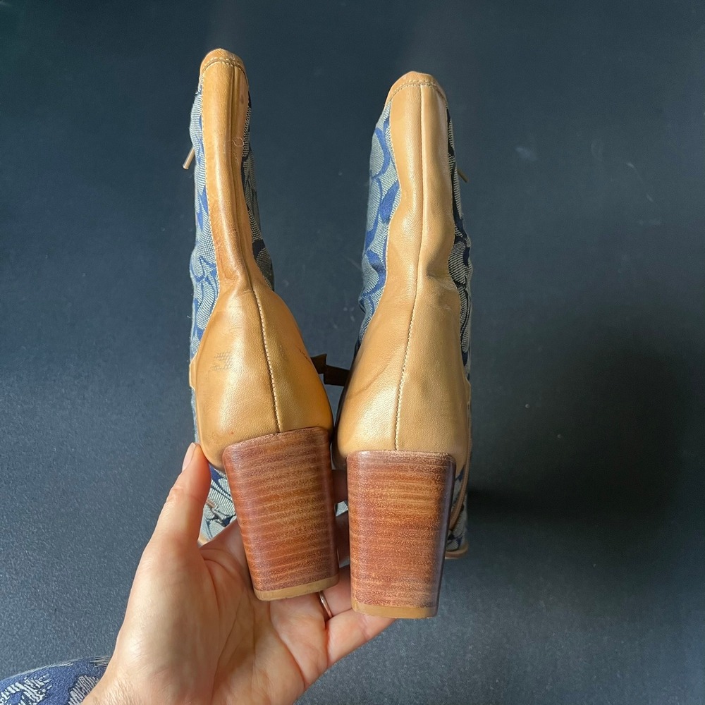 Vtg Coach Blue Signature Monogram Canvas Tan Leather Square Toe Boots 8.5 Y2k - Picture 7 of 13